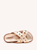 25582 - Chinelo_Hiles