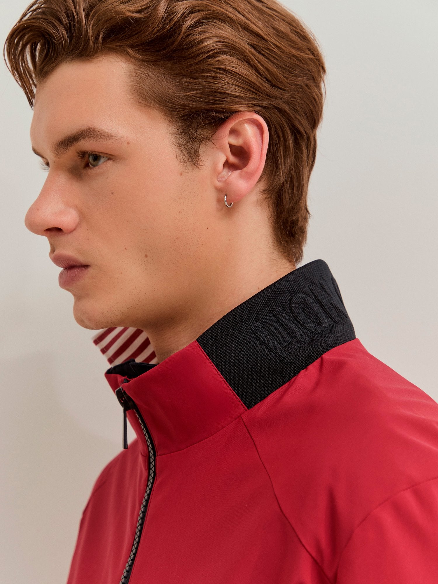 30626 - Blusão_em_Tecido_Técnico