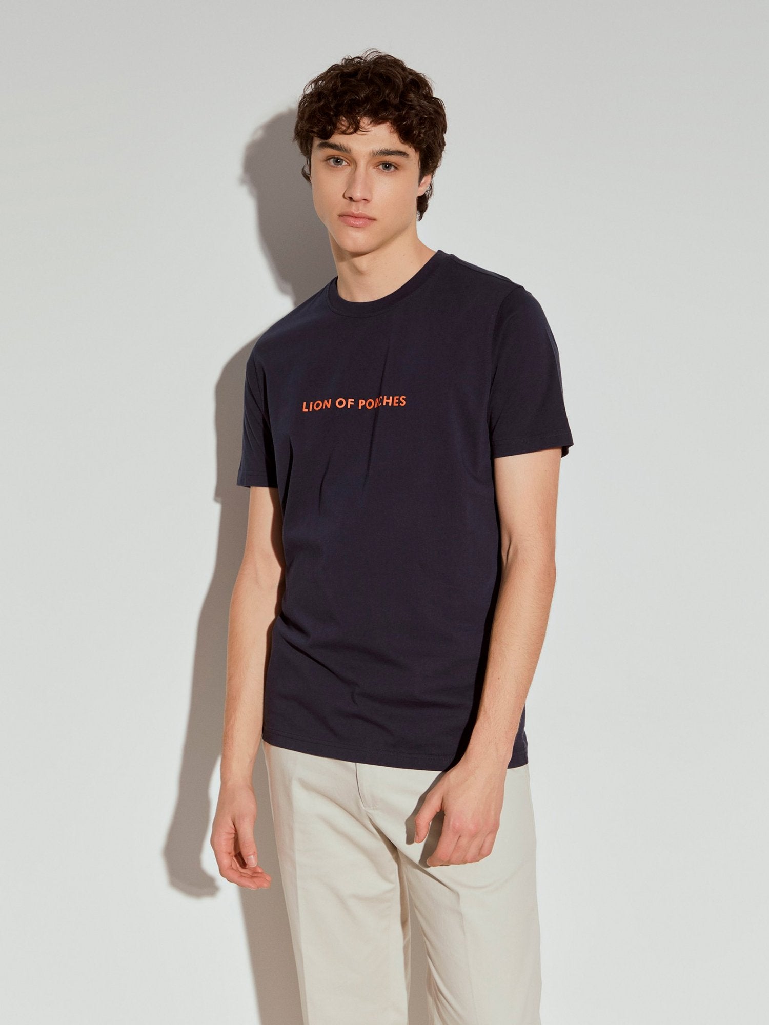 24420 - T-Shirt_Lion_Of_Porches