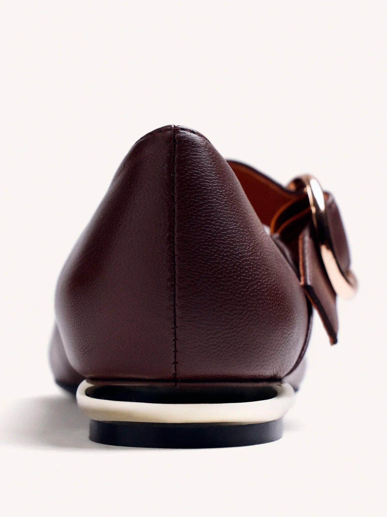 33577 - Sapato_em_Pele_com_Fivela