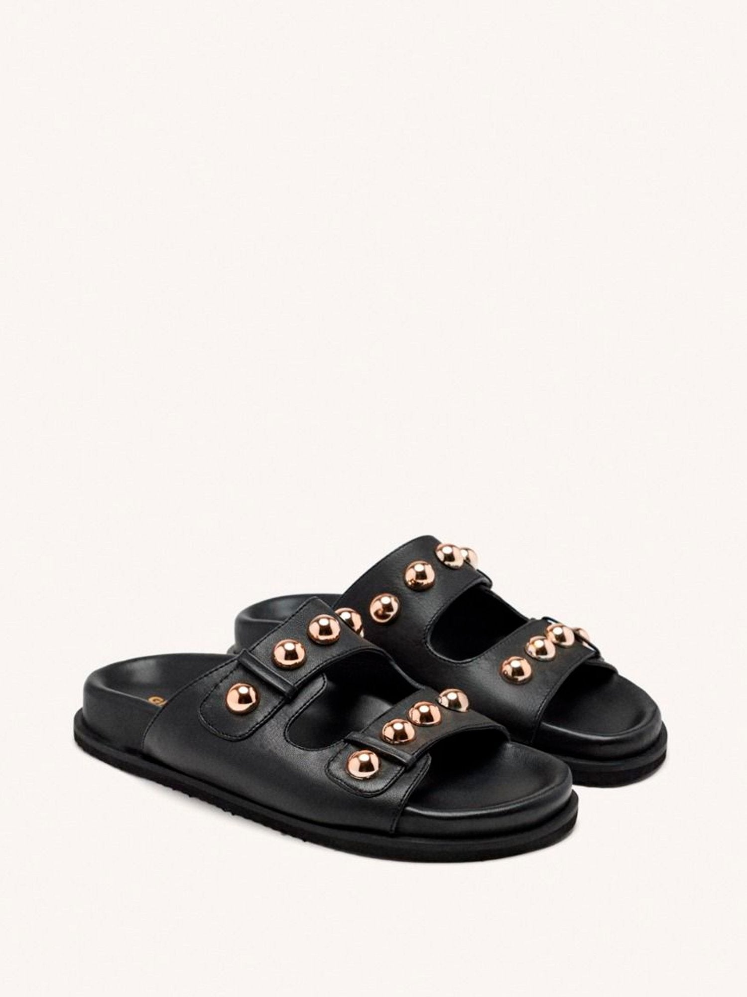 25592 - Chinelo_Pérolas_Wrentham