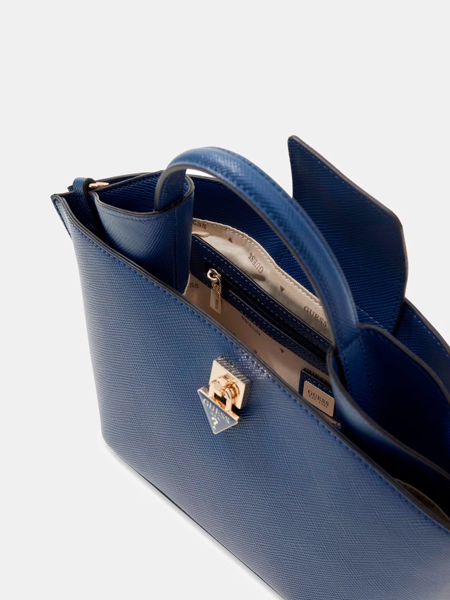 31638 - PATSIE_TOP_HANDLE_BU