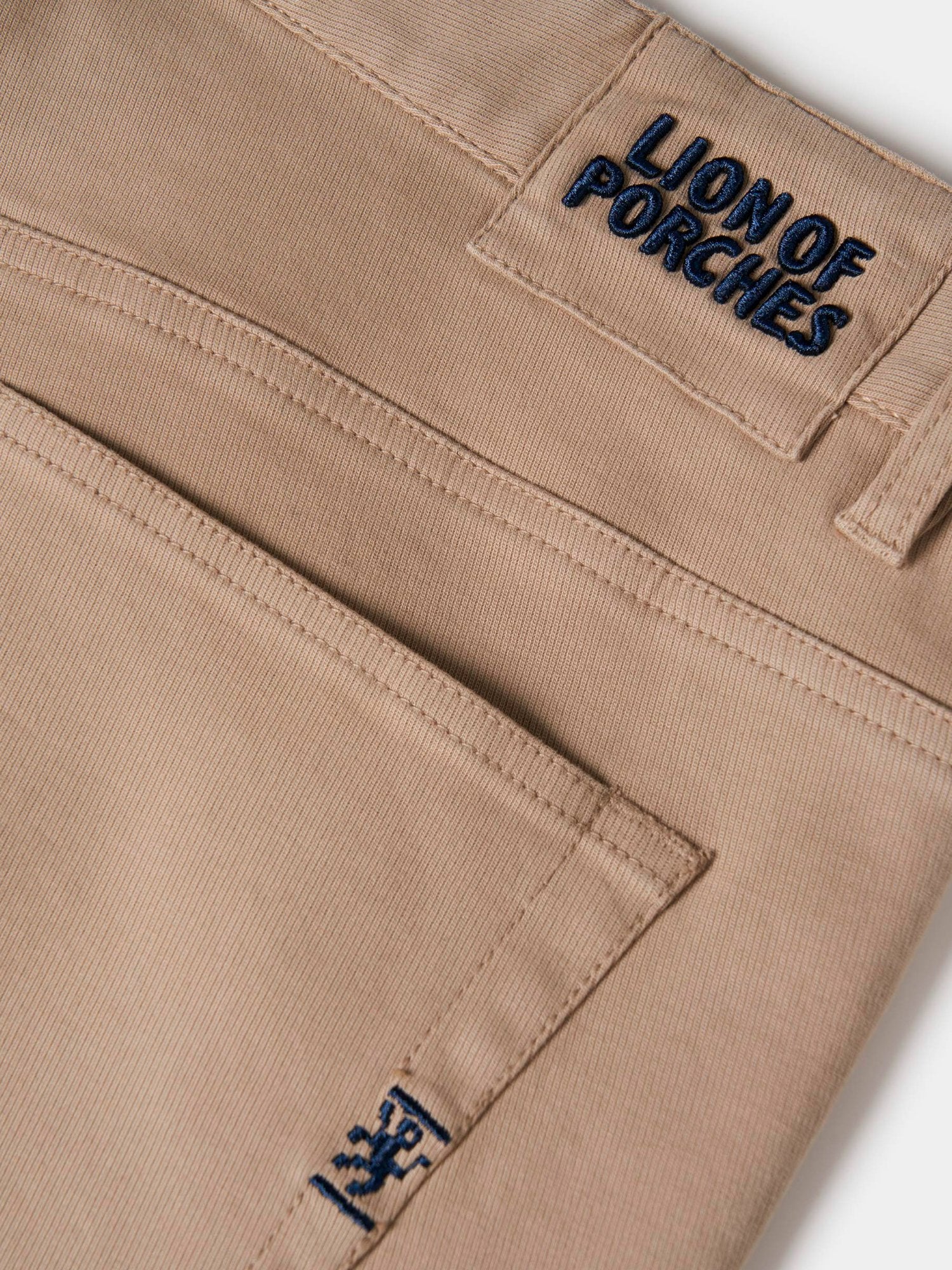 28387 - Calça_Chino_Homem_Lion