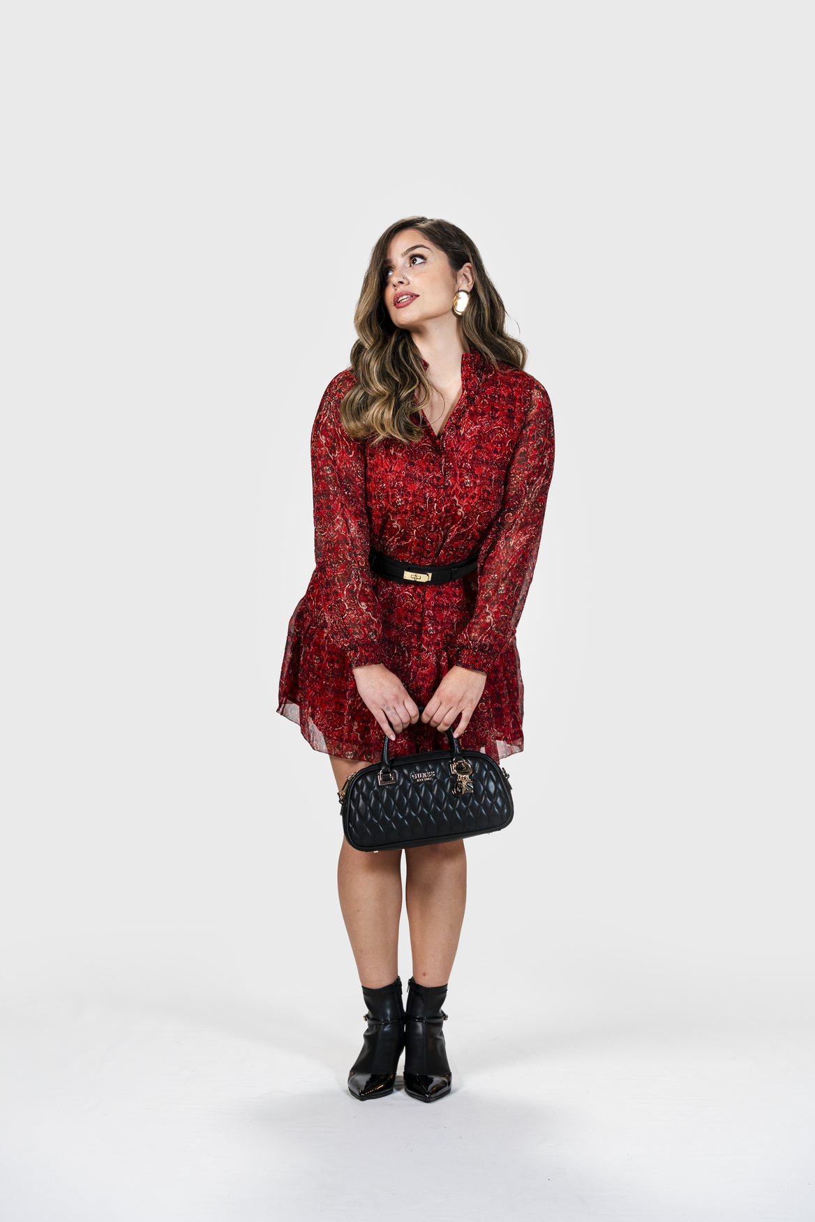 Vestido curto padrão paisley