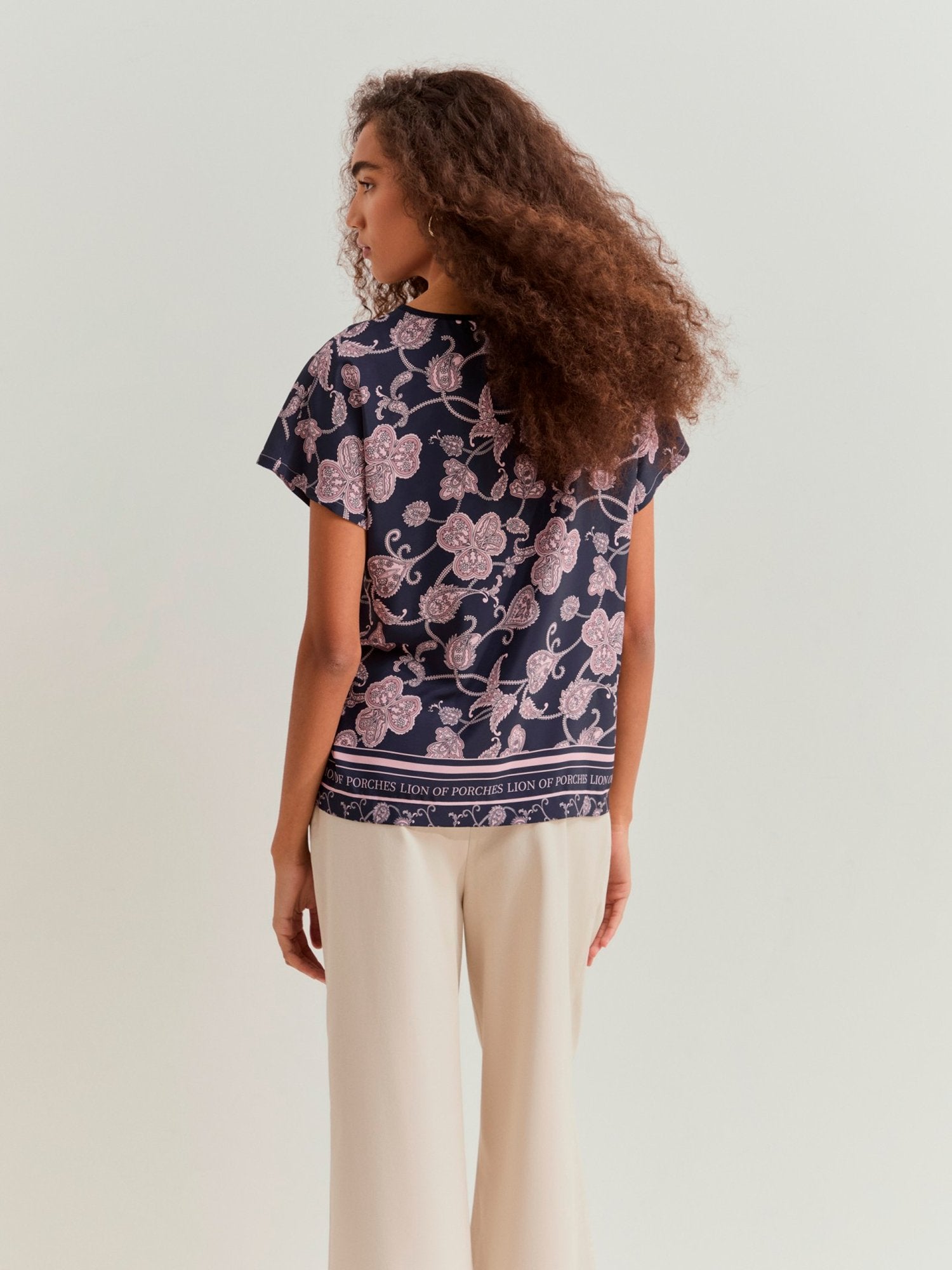 32362 - T-Shirt_com_Padrão_Floral