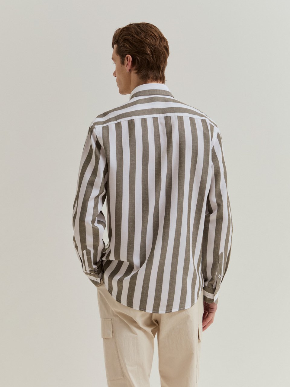 30640 - Camisa_Regular_Fit_Linho