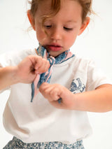 31148 - T-Shirt_com_Lenço_Estampado