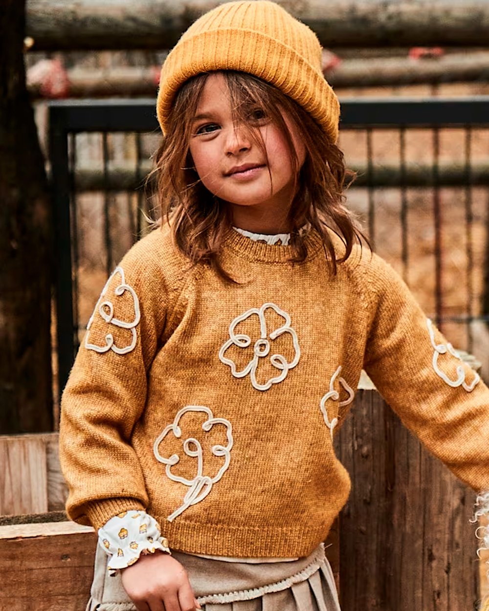 28143 - Camisola_Flores_Aplicação