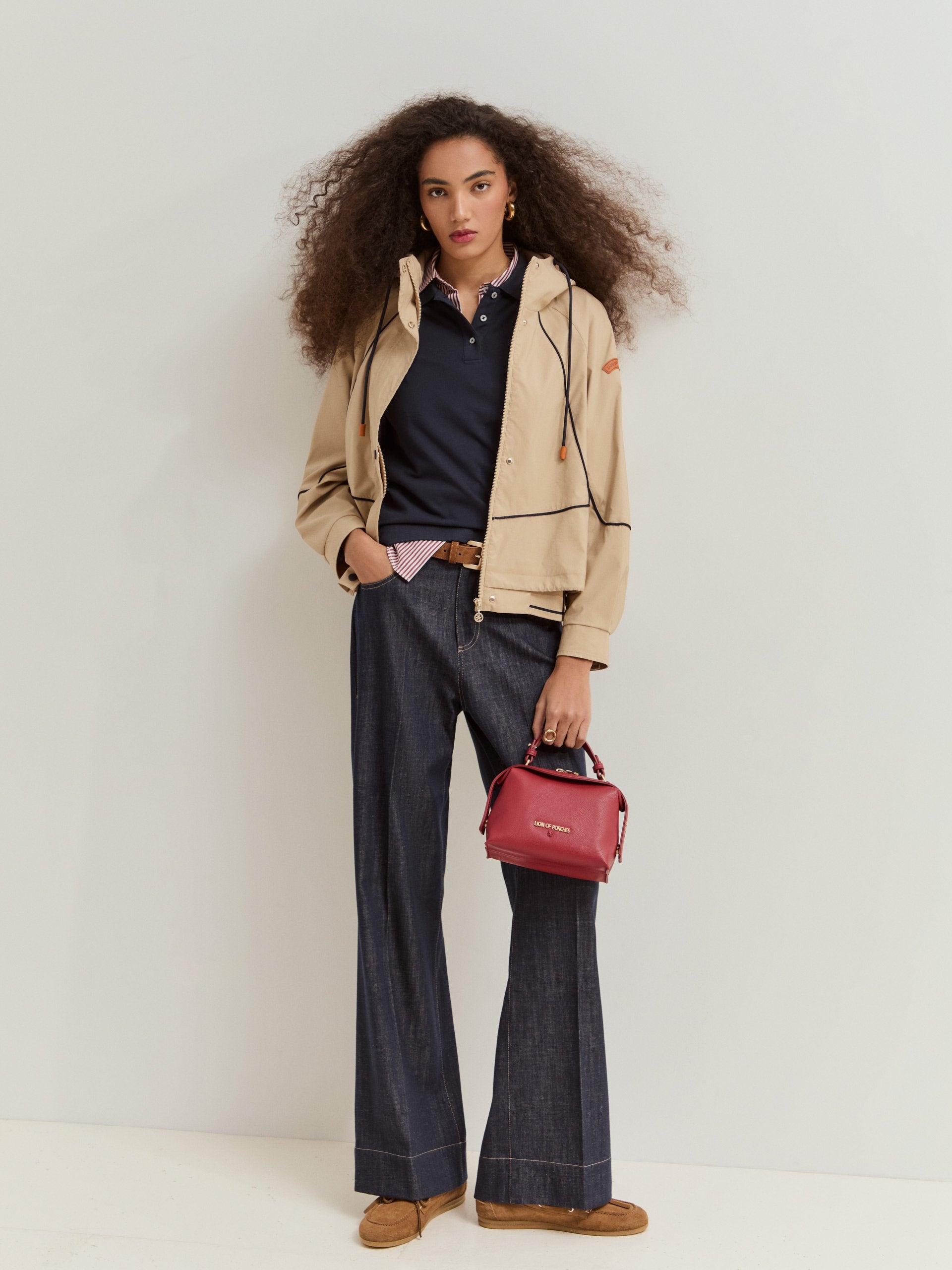 30693 - Blusão_Curto_Com_Capuz