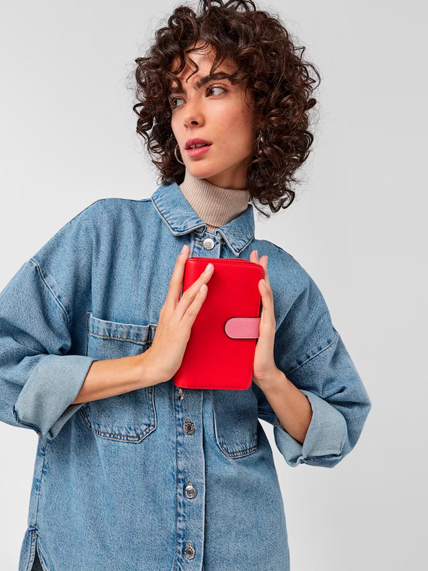 29557 - Billetera_M._New_Dubai_Saf.