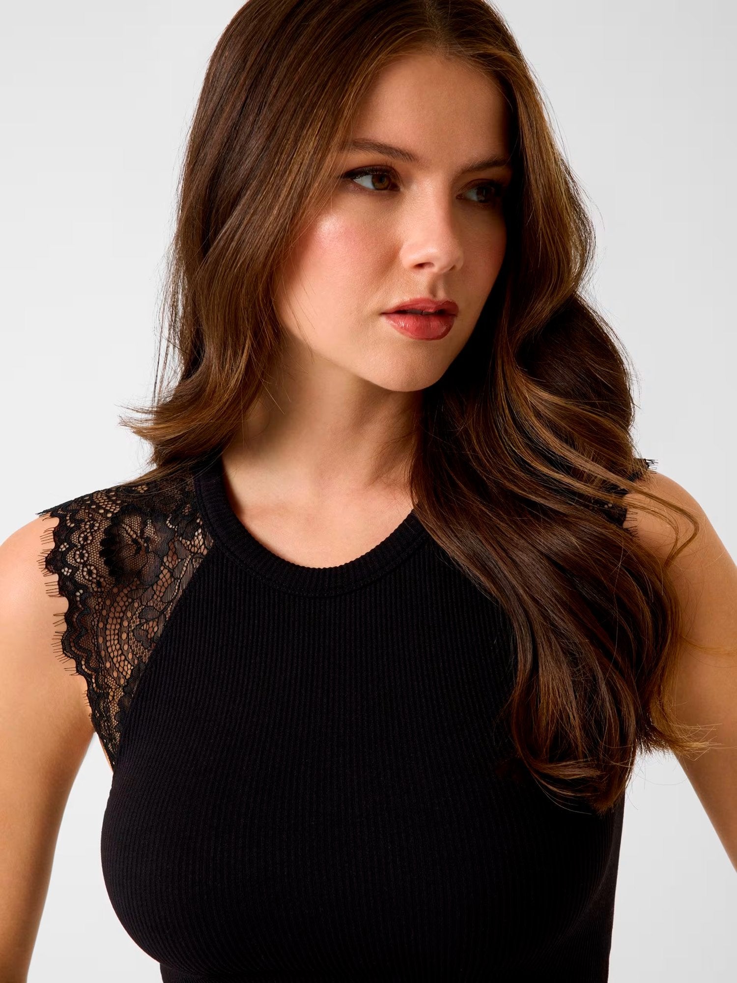 32074 - MILLIE_SEAMLESS_LACE