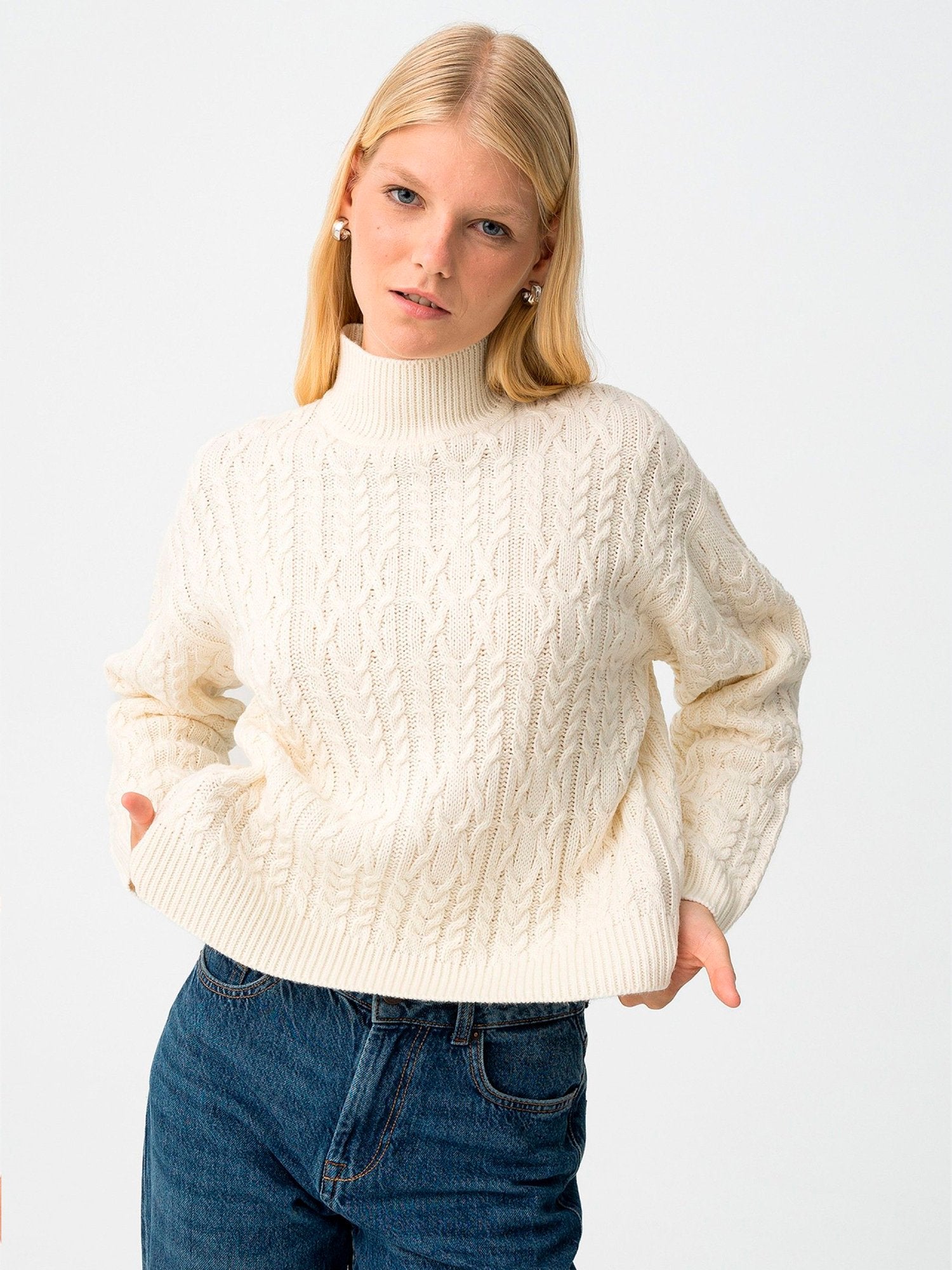 28589 - Mistral