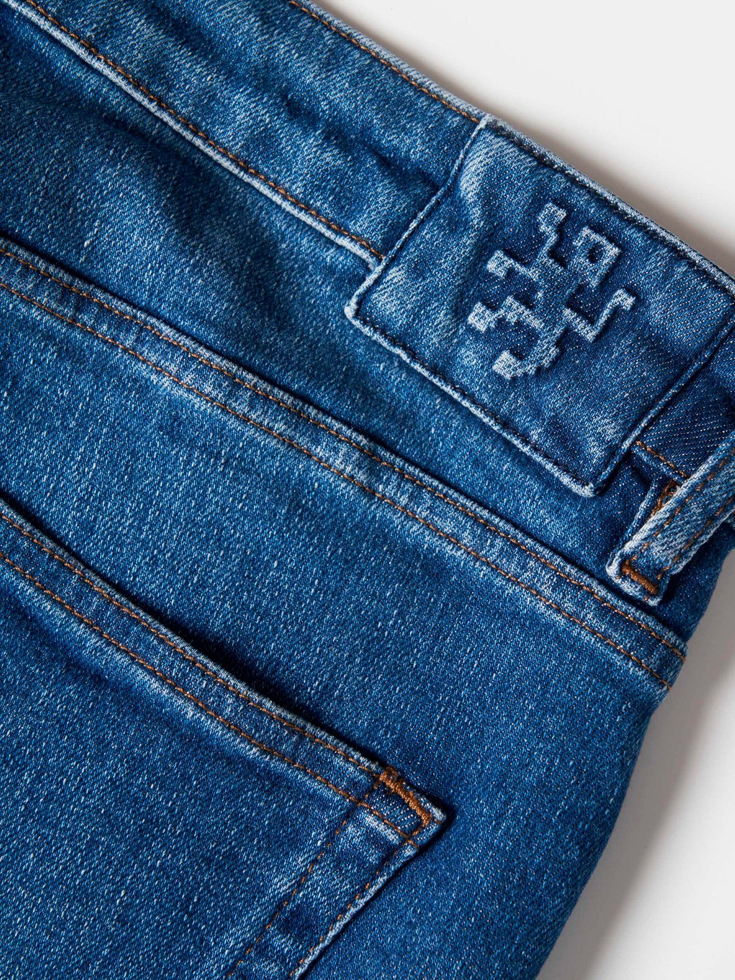 28670 - Calças_Ganga_Homem_Lion