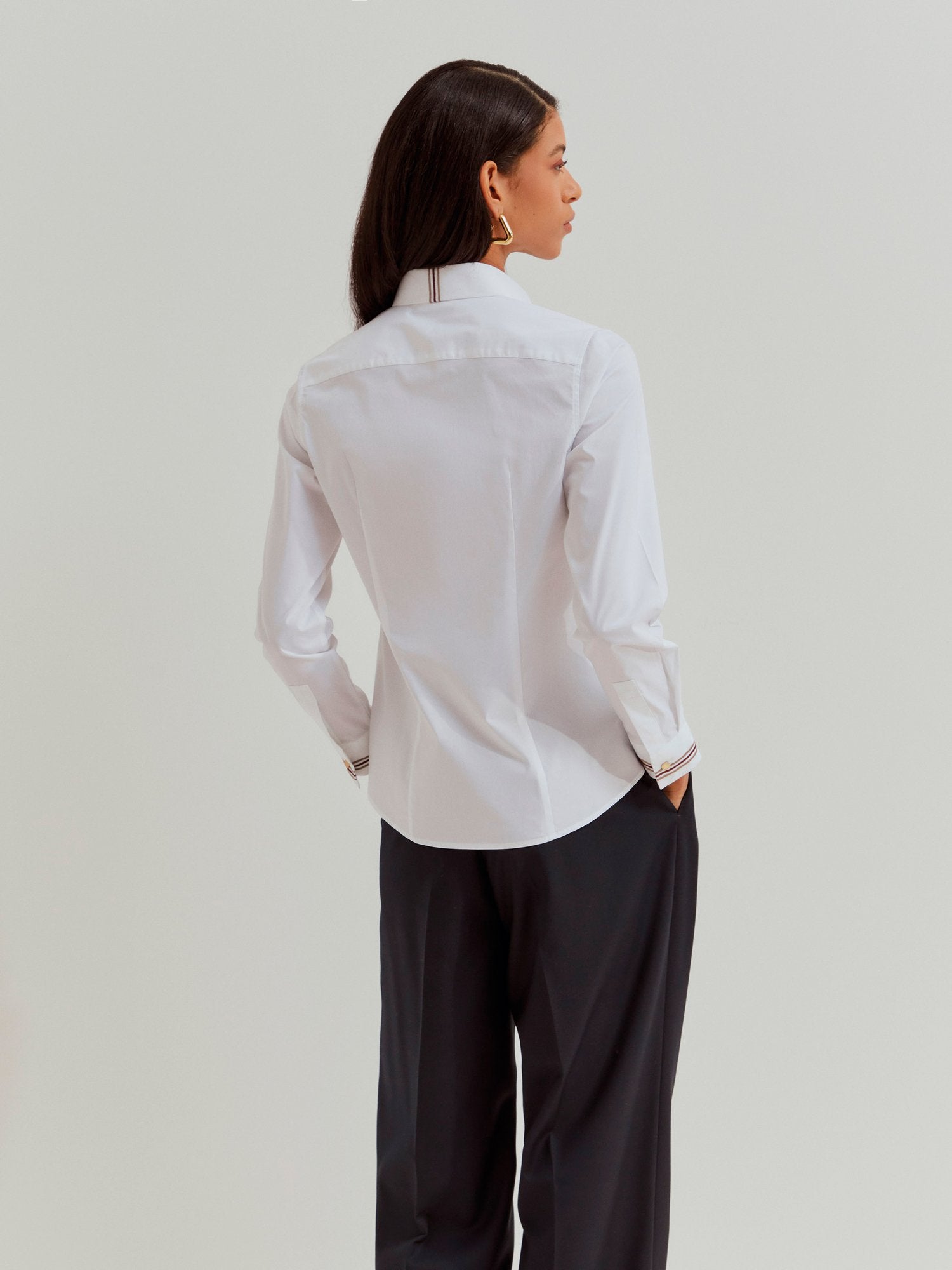 27605 - Camisa_Logo_Lion_Mulher