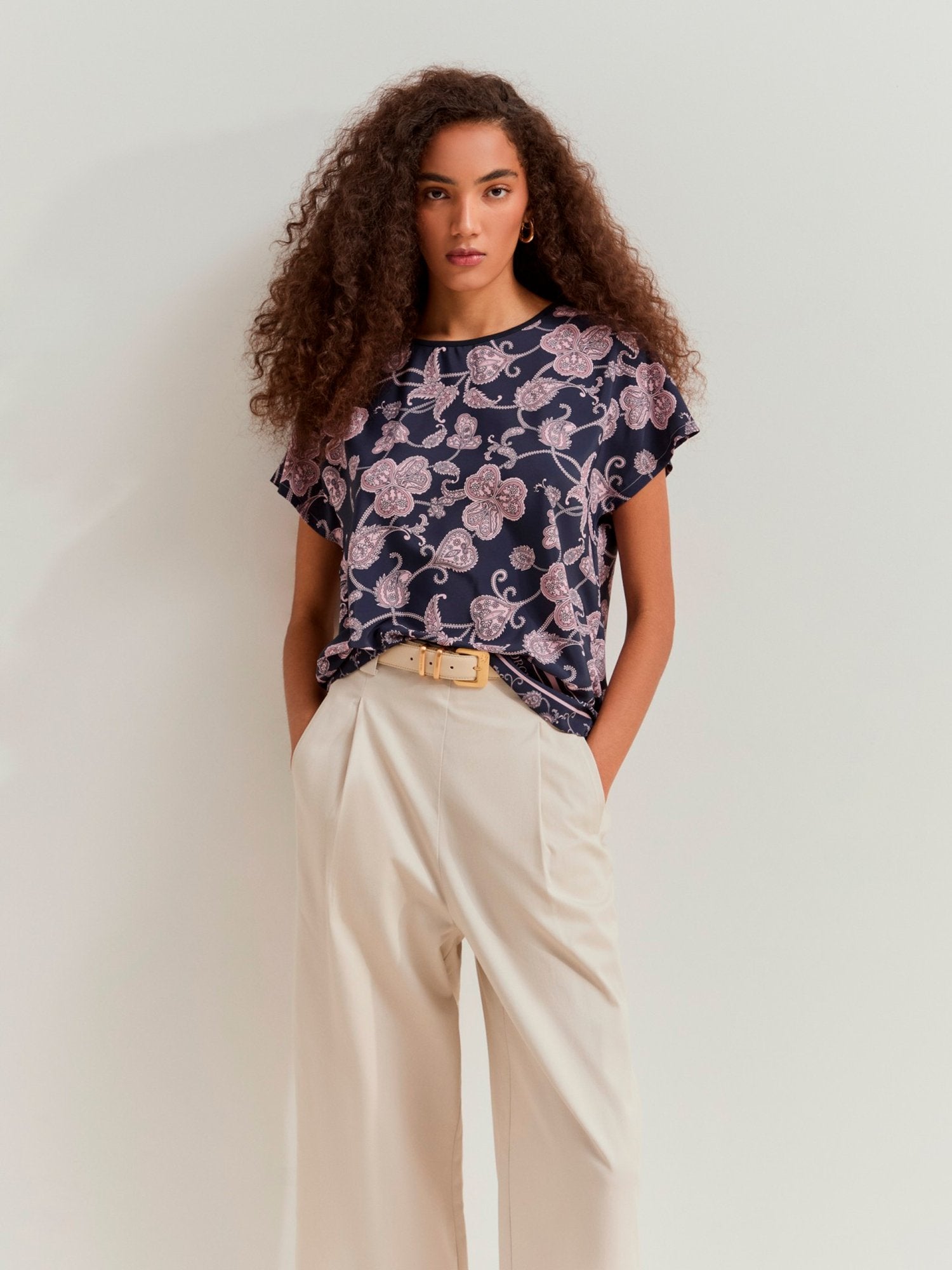 32361 - T-Shirt_com_Padrão_Floral