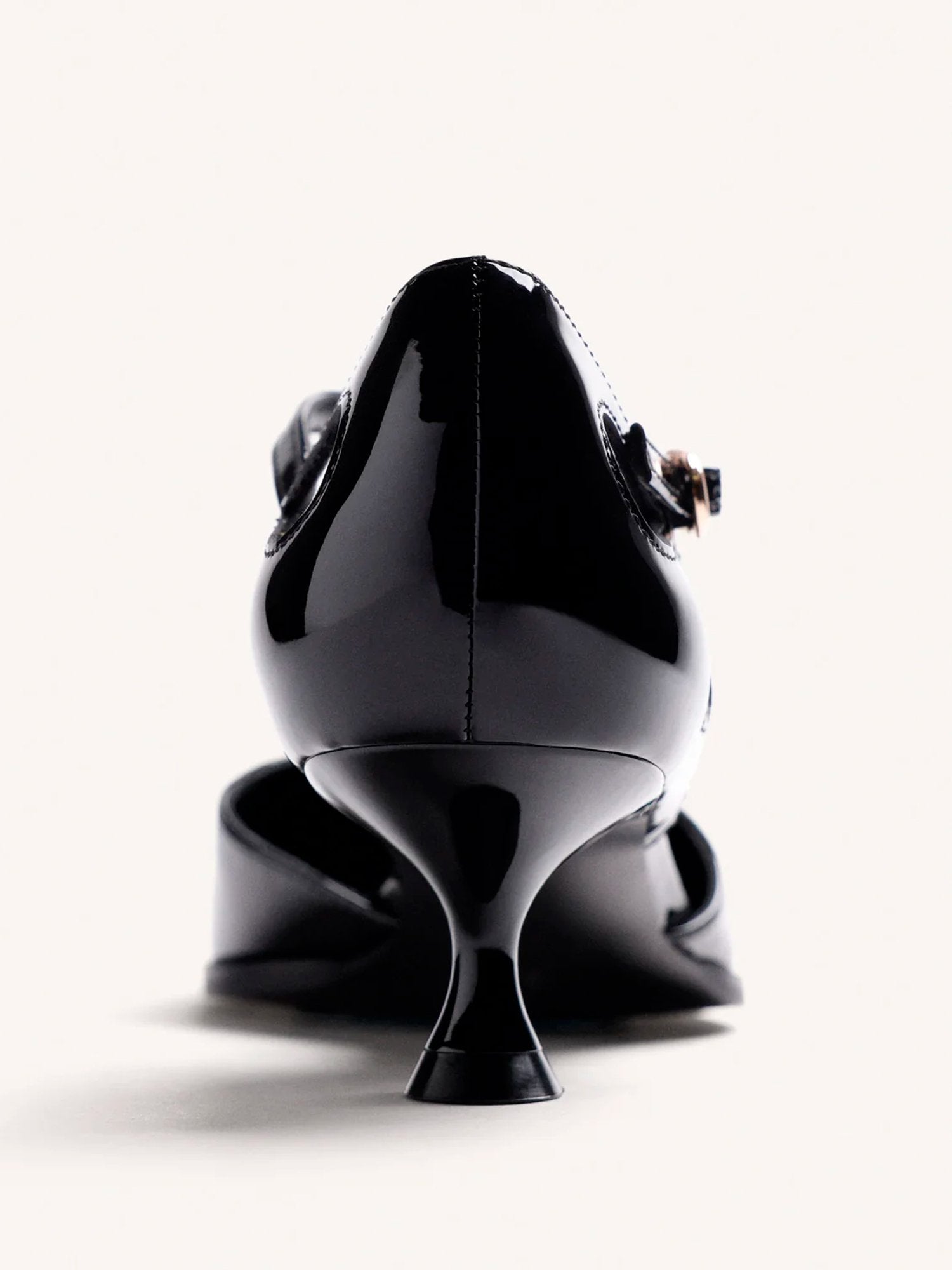 33593 - Sapatos_de_Salto
